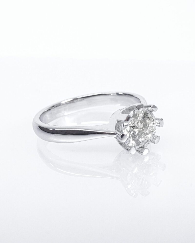 Pierscionek z odbiciem