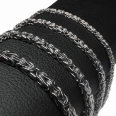 Krolewskie na czarnym